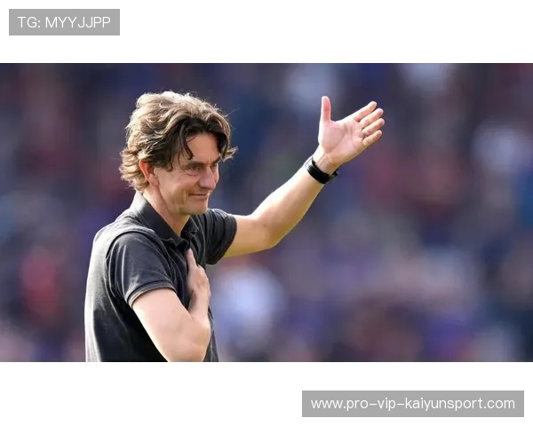 热刺球员斯宾塞与教练弗兰克发生冲突。，热刺球员斯宾塞与教练弗兰克发生冲突视频